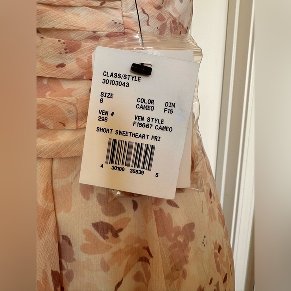 David’s bridal women’s US 6 bridesmaids dress - Picture 4 of 8